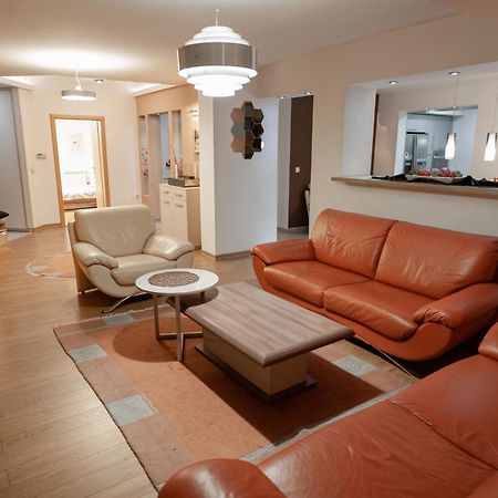 Grand Central Apartment สโกเปีย ภายนอก รูปภาพ
